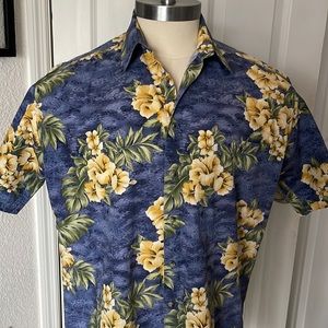 Via Veneto Hawaiian shirt. Soft mixed blues w/yellow hibiscus flowers. Sz M. EUC